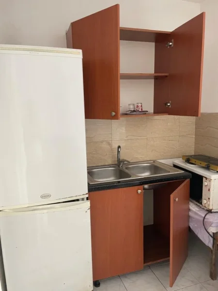Tirane, jap me qera apartament 1+1 Kati 0, 35 m² 280 € 