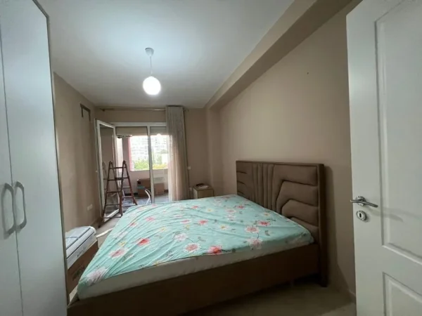Tirane, jepet me qera apartament 2+1+Ballkon Kati 2, 90 m² 600 € (5 maji)