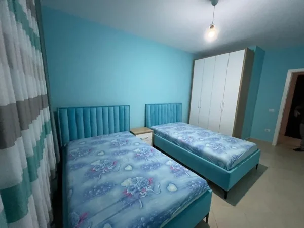 Tirane, jepet me qera apartament 2+1+Ballkon Kati 2, 90 m² 600 € (5 maji)