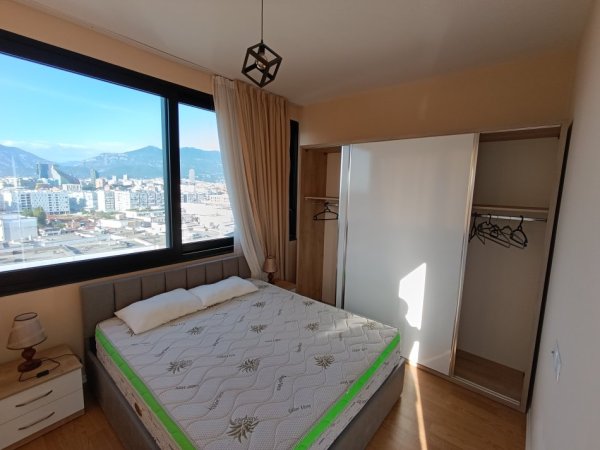 Jepet me qera apartament 1+1+Aneks+Ballkon Kati 9, 70 m² 550 € (Tek ura Kristal Center)