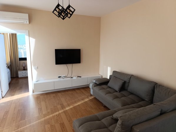 Jepet me qera apartament 1+1+Aneks+Ballkon Kati 9, 70 m² 550 € (Tek ura Kristal Center)