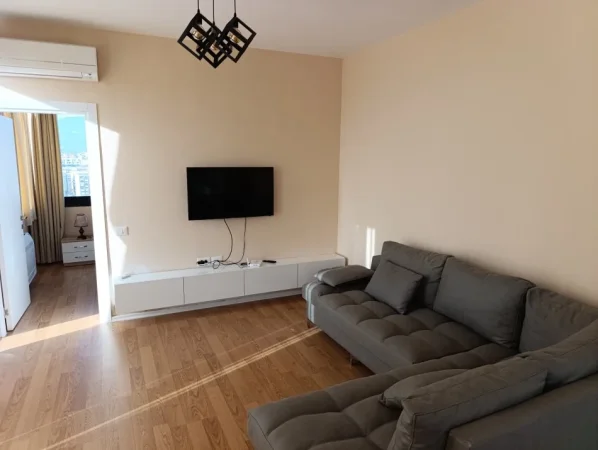 Jepet me qera apartament 1+1+Aneks+Ballkon Kati 9, 70 m² 550 € (Tek ura Kristal Center)