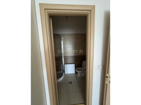 Tirane, jap me qera apartament 1+1+Ballkon Kati 3, 84 m² 500 € 