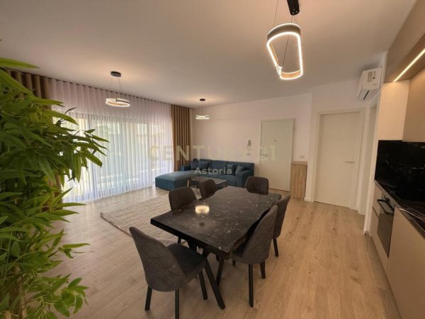 Tirane, jepet me qera Vile 2+1 Kati 1, 168 m² 1.400 € (Farke)