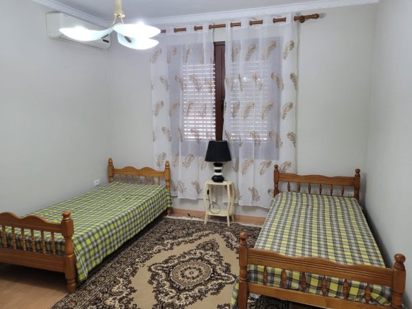 APARTAMENT  3+1 TE INXHINIERIA E NDERTIMIT  140 m² 700 €