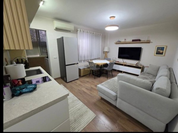 Tirane, shitet apartament 1+1 Kati 2, 61 m² 159.000 € (Qender)