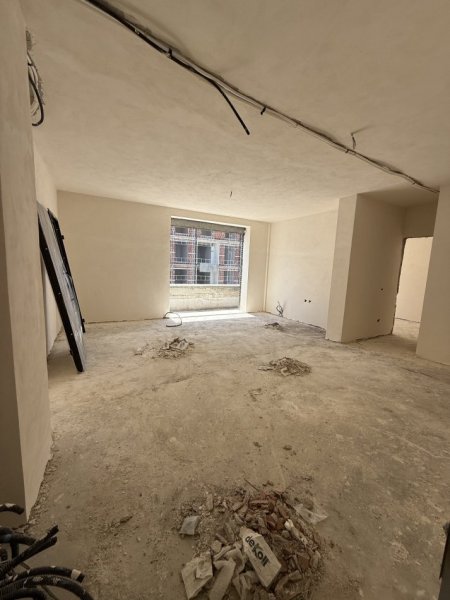 Tirane, shitet apartament 2+1+Ballkon , 95 m² 155.000 € 
