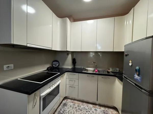 Tirane, jepet me qera apartament 2+1+Aneks+Ballkon Kati 3, 110 m² 800 € (Sheshi willson)