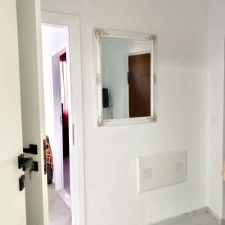 Tirane, jepet me qera garsonier 1+1 Kati 5, 30 m² 300 € 