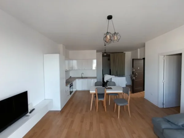 Tirane, jepet me qera apartament 2+1+Aneks+Ballkon Kati 9, 100 m² 800 € (Tek ura Kristal center mundesi perdorimi per Airbnb)