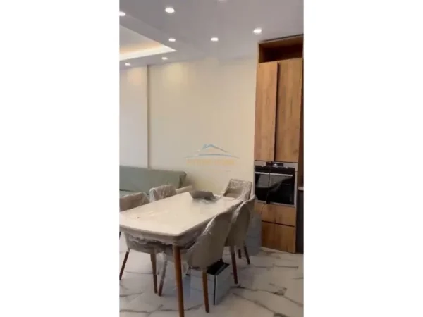 Tirane, jepet me qera apartament 2+1 Kati 8, 77 m² 600 € (Bulevardi Gjergj Fishta)