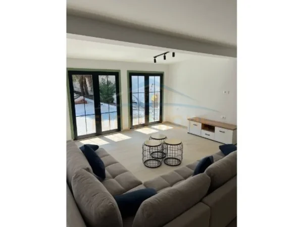 Shijak, shitet Vile 2 Katshe , 1.900 m² 690.000 € (Durres)