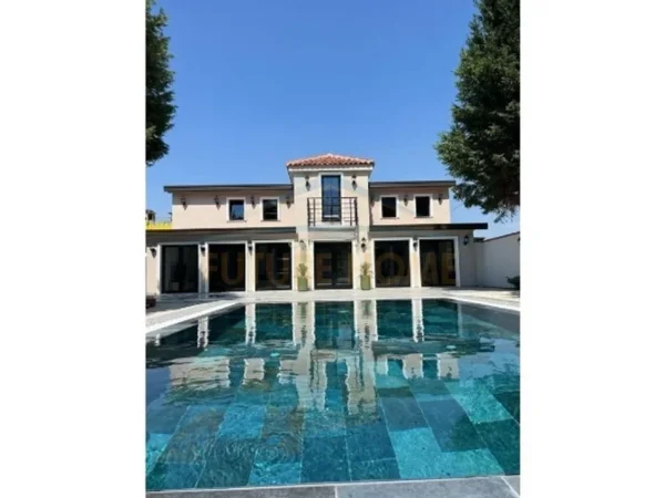 Shijak, shitet Vile 2 Katshe , 1.900 m² 690.000 € (Durres)