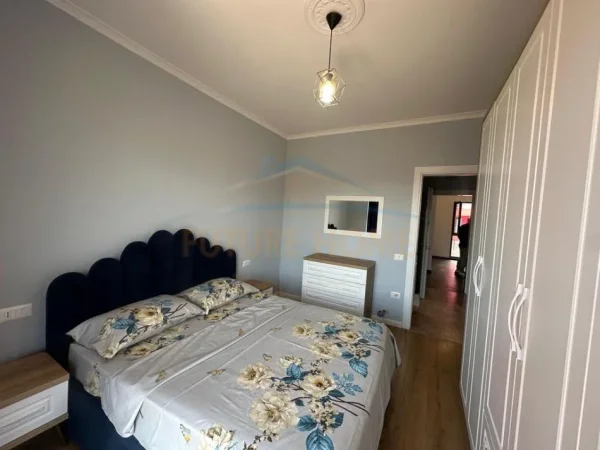 Tirane, jepet me qera apartament 1+1 Kati 4, 65 m² 500 € (Rruga e Dibres)