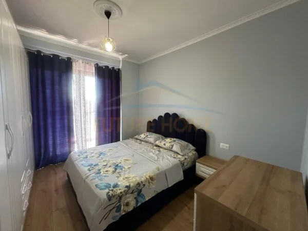 Tirane, jepet me qera apartament 1+1 Kati 4, 65 m² 500 € (Rruga e Dibres)