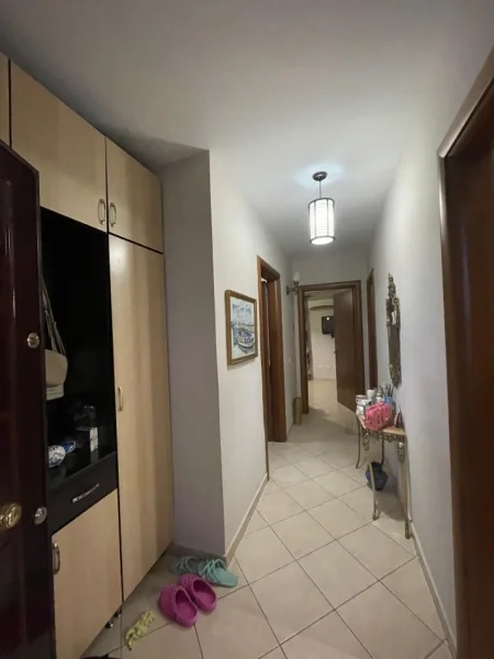 Tirane, shitet apartament 2+1 Kati 2, 92 m² 159.000 € (rruga Ali Visha)