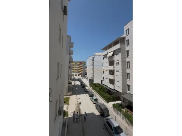 Qerret, shitet apartament 1+1+Ballkon Kati 2, 66 m² 99.000 € (Kavaje)