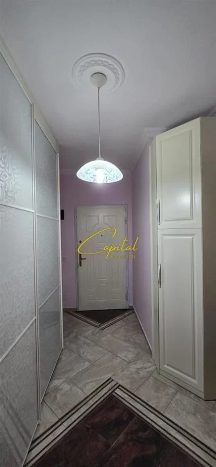 Tirane, jepet me qera apartament 1+1 Kati 3, 65 m² 600 € (RRUGA E DURRESIT)