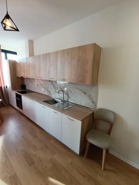 Tirane, jepet me qera apartament 1+1 Kati 9, 55 m² 450 € (Ura kristal center mundesi dhe per Airbnb)