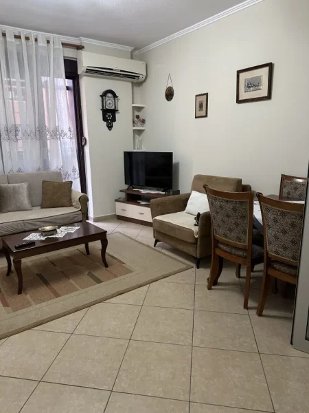 Tirane, jepet me qera apartament Kati 4, 87 m² 650 € 