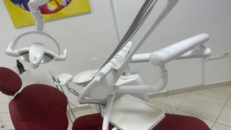 Tirane, shes Unit poltron dentar poltronin 4.500 €