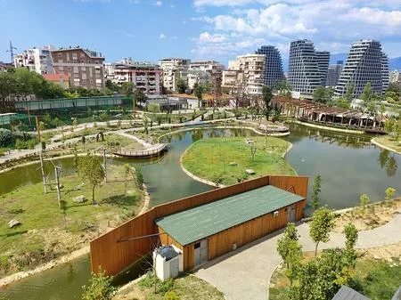 Tirane, jap me qera apartament 2+1 , 100 m² 600 € (Kopshti Botanik Zoologjik)