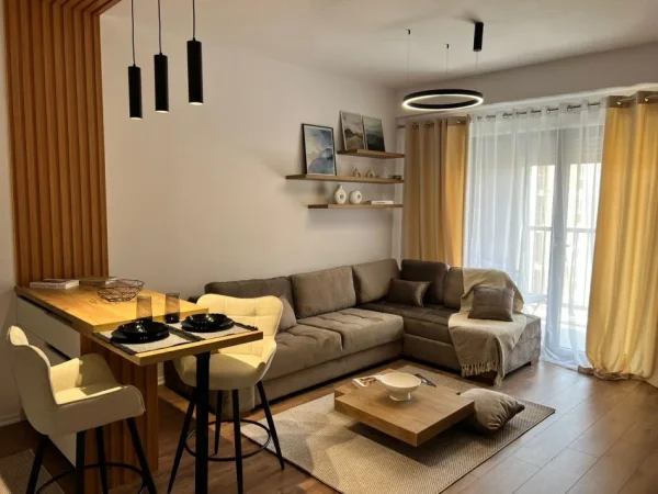 Tirane, jepet me qera apartament 1+1+Aneks+Ballkon Kati 5, 72 m² 600 € (bulevardi i ri)