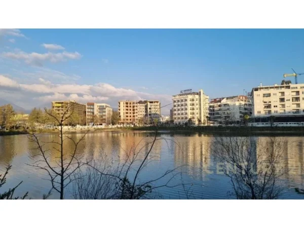 Tirane, shes apartament 2+1 , 99 m² 230.000 € (Liqeni i Thatë)