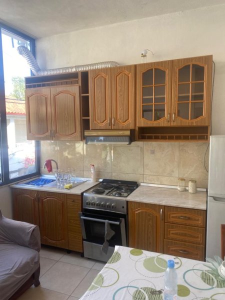 Tirane, jepet me qera shtepi 2+1 Kati 2, 70 m² 360 € 