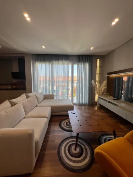 Tirane, jepet me qera apartament 2+1 Kati 2, 115 m² 1.200 € (SECRET GARDEN RESIDENCE)