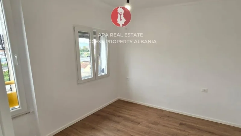 Tirane, shitet apartament 1+1+Ballkon Kati 7, 53 m² 115.000 € (Rr. Irfan Tomini – përballë Kompleksit Delijorgji, pranë Karburantit Kastrati)