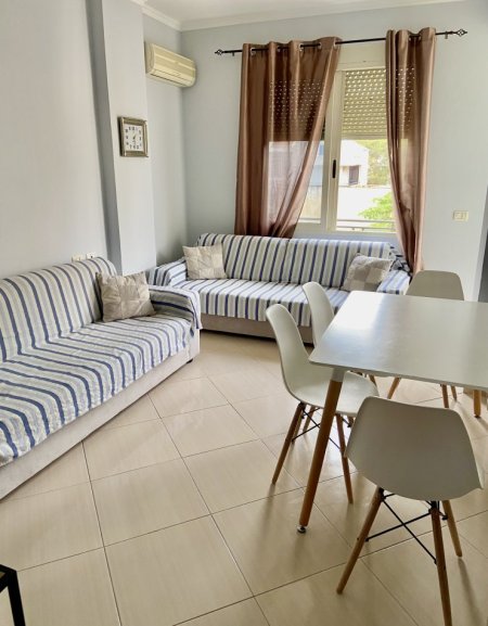 Durres, apartament me qera ne zonen e plazhit, 50€ (lagjia 13, prane pistes Iliria)