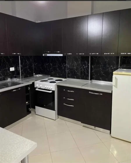 Durres, apartament me qera ne zonen e plazhit, 50€ (lagjia 13, prane pistes Iliria)