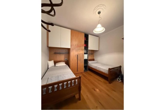 Tirane, jepet me qera 2+1 Kati 5, 1.500 € (Rruga Ismail Qemali)
