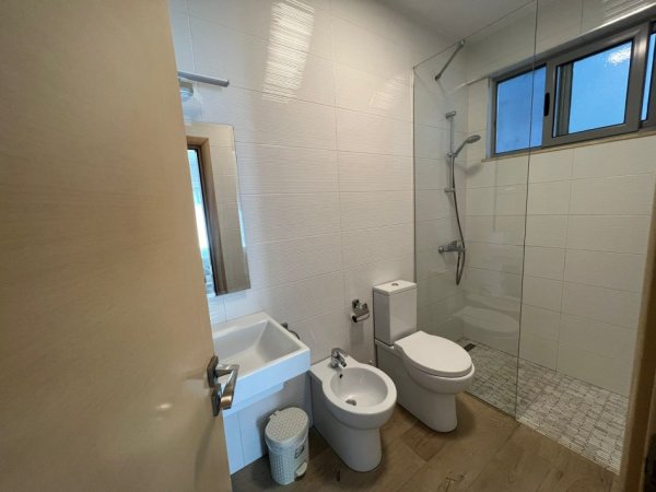 Tirane, jepet me qera apartament 2+1+Ballkon Kati 7, 100 m² 500 € (Astir, Eja Studio)