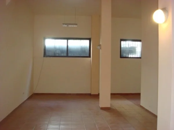 Tirane, shitet ambjent biznesi Kati 0, 128 m² 175.000 € (21 dhjetori)