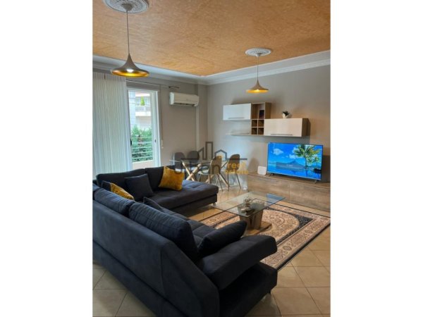 Tirane, jepet me qera apartament 1+1+Ballkon Kati 2, 80 m² 550 € (Liqeni i Thate)
