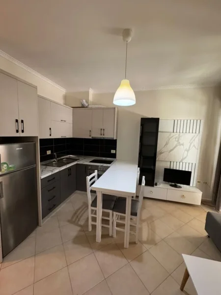 Tirane, jepet me qera apartament 2+1+Ballkon Kati 3, 85 m² 450 € (Rruga Bill Klinton Komuna Parisit)