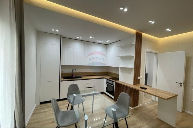 Tirane, jepet me qera apartament 3+1 Kati 6, 137 m² 800 € (Kompleksi Erli)