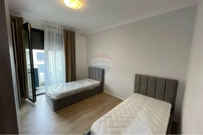 Tirane, jepet me qera apartament 3+1 Kati 6, 137 m² 800 € (Kompleksi Erli)