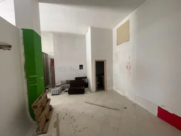 Tirane, shitet ambjent biznesi Kati 0, 80 m² 120.000 € (Rruga Fehim Ibrahimi Okazion Me Hipoteke)