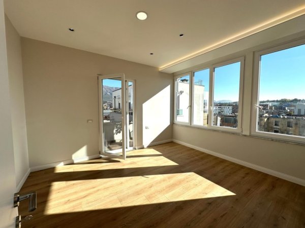Tirane, shitet apartament 3+1+Ballkon Kati 6, 161 m² 270.000 € (Hoxha Tasim)