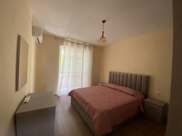 Tirane, jepet me qera apartament 2+1 Kati 4, 70 m² 750 € (Rruga Muhamet Gjollesha)