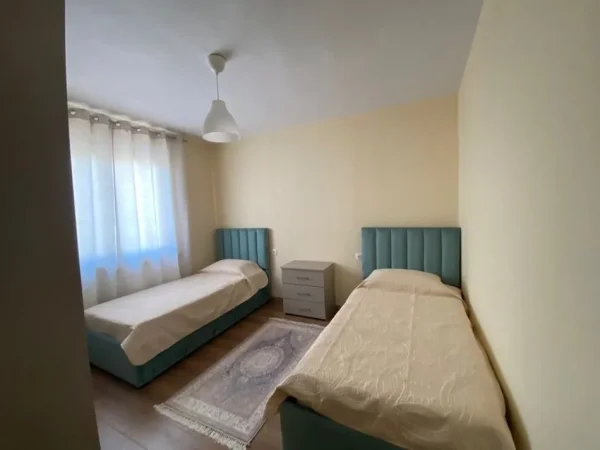 Tirane, jepet me qera apartament 2+1 Kati 4, 70 m² 750 € (Rruga Muhamet Gjollesha)