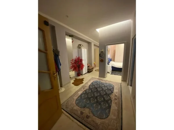 Tirane, shitet apartament 1 Katshe Kati 0, 183 m² 200.000 € (Rruga Kristo Flloqi, Prane shkolles Vasil Shanto)