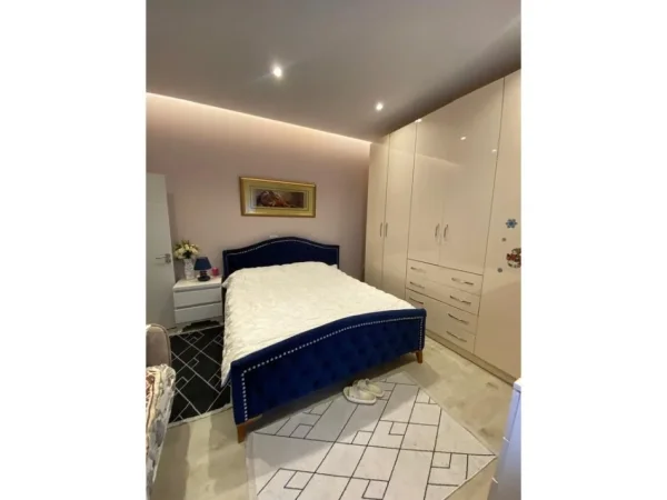 Tirane, shitet apartament 1 Katshe Kati 0, 183 m² 200.000 € (Rruga Kristo Flloqi, Prane shkolles Vasil Shanto)