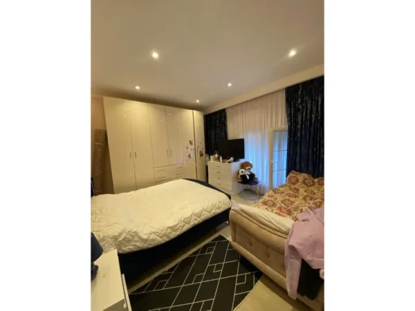 Tirane, shitet apartament 1 Katshe Kati 0, 183 m² 200.000 € (Rruga Kristo Flloqi, Prane shkolles Vasil Shanto)