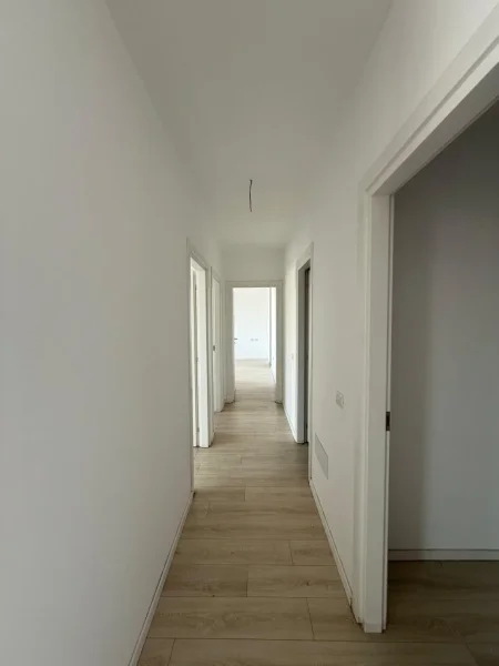 Tirane, shitet apartament 3+1+Ballkon Kati 6, 132 m² 250.000 € (Kompleksi Fiori Di Boaco)