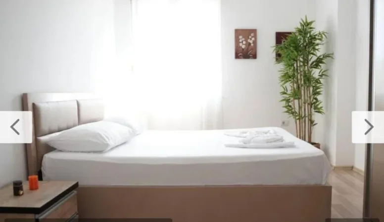 Tirane, jepet me qera apartament 1+1 Kati 2, 60 m² 700 € (Qender Toptani)
