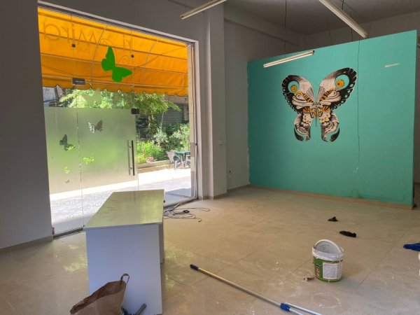 Tirane, jepet me qera dyqan Kati 0, 60 m² 800 € (KOMUNAE PARISIT)